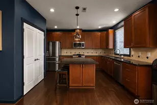 1308 34th St SE, Puyallup, WA 98372 - Photo 10