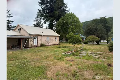 1507 Park Avenue, Raymond, WA 98577 - Photo 2
