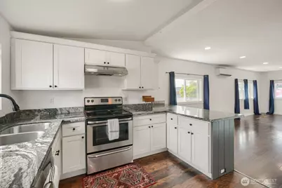 7047 S Warner Street, Tacoma, WA 98409 - Photo 8