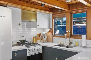 3308 Fuhrman Ave E, Seattle, WA 98102 - Photo 6