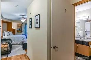 4020 Aurora Ave N, Seattle, WA 98103 - Photo 16