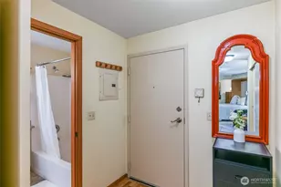 4020 Aurora Ave N, Seattle, WA 98103 - Photo 16