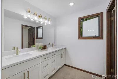 15155 NE 6th Street, Bellevue, WA 98007 - Photo 22