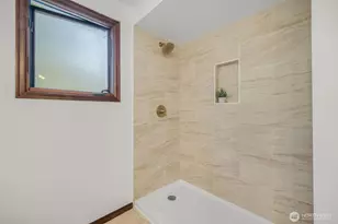 15155 NE 6th St, Bellevue, WA 98007 - Photo 32