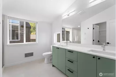 11824 31st Place NE, Seattle, WA 98125 - Photo 10