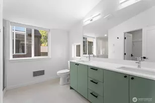 11824 31st Pl NE, Seattle, WA 98125 - Photo 10