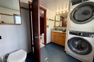 360 W Ewing St, Seattle, WA 98119 - Photo 12