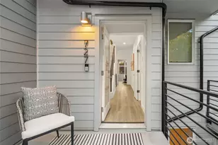 727 Belmont Ave E, Seattle, WA 98102 - Photo 8