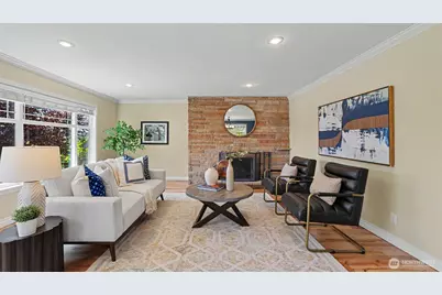 1326 N 40th Street, Seattle, WA 98103 - Photo 6