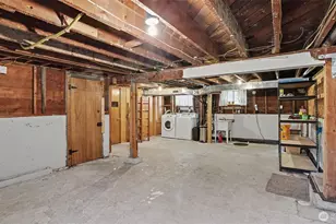1326 N 40th St, Seattle, WA 98103 - Photo 26
