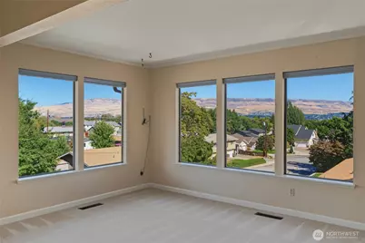 1617 Carson Lane, Wenatchee, WA 98801 - Photo 6