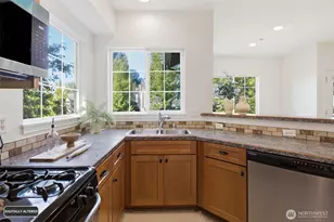 205 S 51st Street S, Renton, WA 98055 - Photo 8