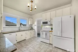 2217 Lynn St, Bellingham, WA 98225 - Photo 16