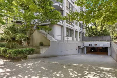 1120 Spring Street #602, Seattle, WA 98104 - Photo 32