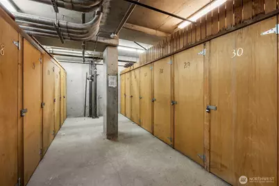 1120 Spring Street #602, Seattle, WA 98104 - Photo 34