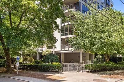 1120 Spring Street #602, Seattle, WA 98104 - Photo 2