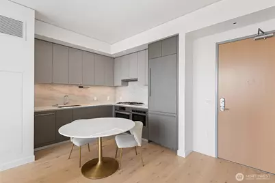 2510 6th Avenue #2805, Seattle, WA 98121 - Photo 4