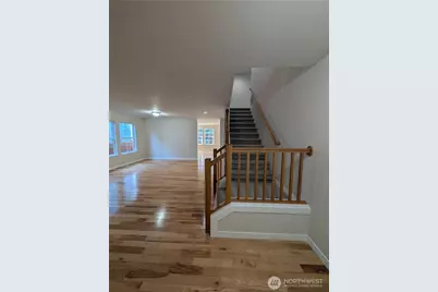 2226 SE 2nd Place SE, Renton, WA 98056 - Photo 2