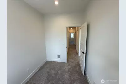 10528 13th Avenue W #B, Everett, WA 98204 - Photo 30