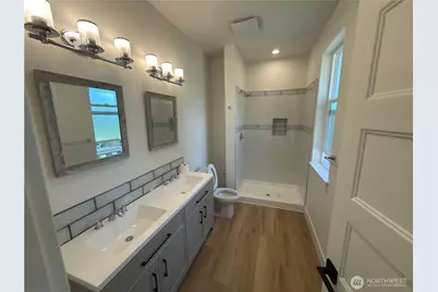10528 13th Avenue W #B, Everett, WA 98204 - Photo 36