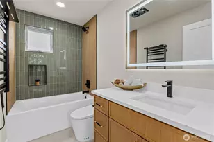 11709 Roosevelt Way NE, Seattle, WA 98125 - Photo 22