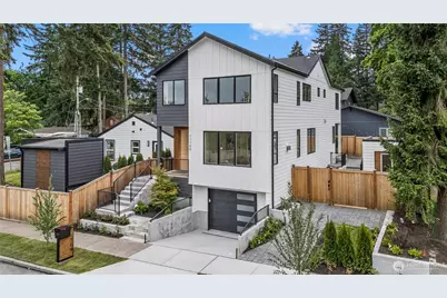 11709 Roosevelt Way NE, Seattle, WA 98125 - Photo 2
