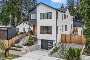 11709 Roosevelt Way NE, Seattle, WA 98125 - Photo 2