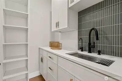 11709 Roosevelt Way NE, Seattle, WA 98125 - Photo 18