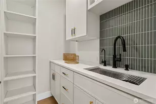 11709 Roosevelt Way NE, Seattle, WA 98125 - Photo 18