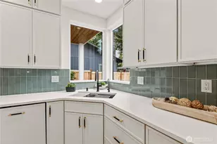 11709 Roosevelt Way NE, Seattle, WA 98125 - Photo 14