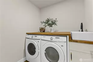11709 Roosevelt Way NE, Seattle, WA 98125 - Photo 24