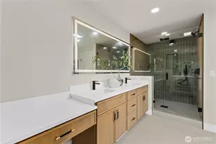 11709 Roosevelt Way NE, Seattle, WA 98125 - Photo 28