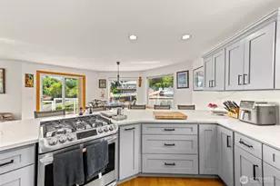 11002 Moller Dr NW, Gig Harbor, WA 98332 - Photo 16