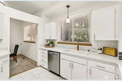 18110 81st Street E, Bonney Lake, WA 98391 - Photo 6