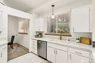 18110 81st St E, Bonney Lake, WA 98391 - Photo 6