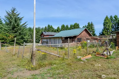 332 Whiskey Creek Beach Rd, Port Angeles, WA 98363 - Photo 18
