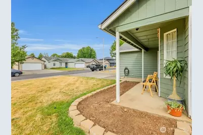 2520 NW 3rd Way, Battle Ground, WA 98604 - Photo 4