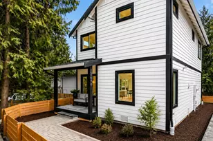 12646 NE 80th St, Kirkland, WA 98033 - Photo 1
