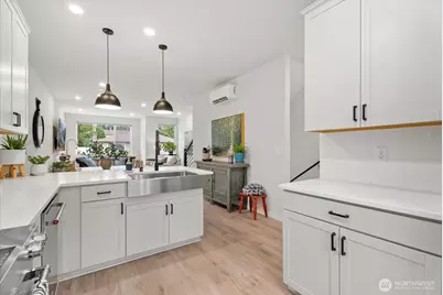 14704 Meridian Avenue N #B, Shoreline, WA 98133 - Photo 16