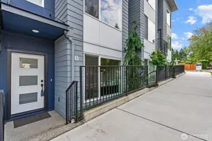 14704 Meridian Ave N, Shoreline, WA 98133 - Photo 2