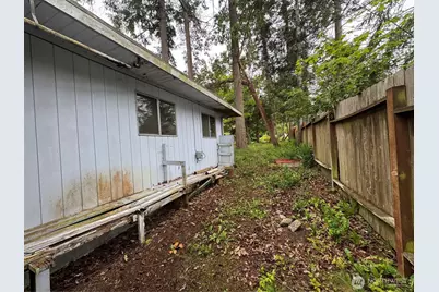 1284 Dines Point Road, Greenbank, WA 98523 - Photo 34