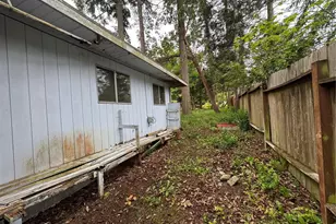 1284 Dines Point Rd, Greenbank, WA 98523 - Photo 34