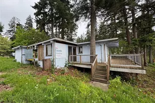 1284 Dines Point Rd, Greenbank, WA 98523 - Photo 24