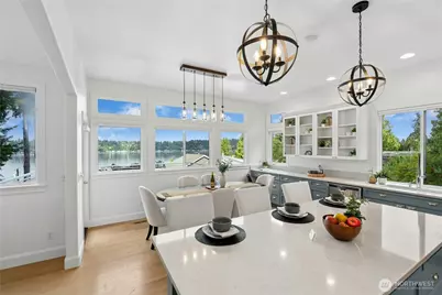 13130 Holmes Point Drive NE, Kirkland, WA 98034 - Photo 4