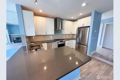 2325 Harbor Avenue SW #B2, Seattle, WA 98126 - Photo 6