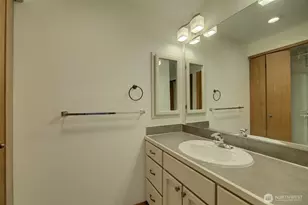 3055 80th Ave SE, Mercer Island, WA 98040 - Photo 20