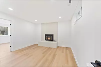 12215 SE 35th Street, Bellevue, WA 98006 - Photo 30