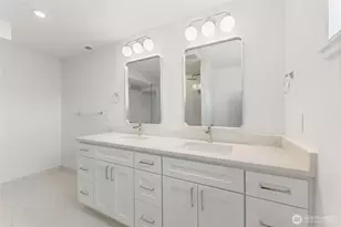 12215 SE 35th St, Bellevue, WA 98006 - Photo 36