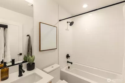 1914 D Ferry Avenue SW, Seattle, WA 98116 - Photo 18