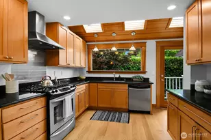3026 NW 71st St, Seattle, WA 98117 - Photo 16